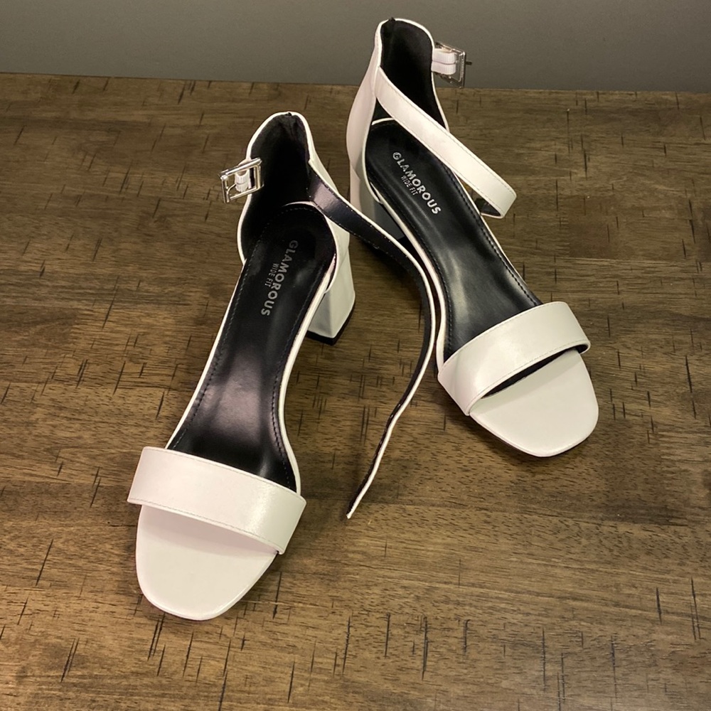 White (Glamorous - Wide fit) women shoes with wide heels.Size US 9, UK 7, EU 40.
